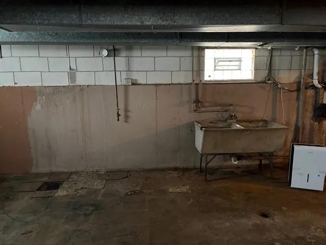 $75,000 | 12621 South Wood Street, Calumet Park, IL 60827