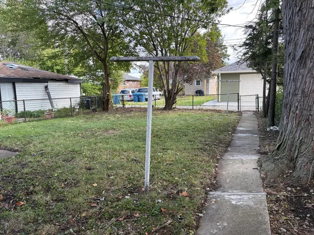 $75,000 | 12621 South Wood Street, Calumet Park, IL 60827