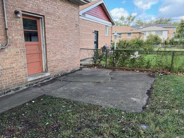 $75,000 | 12621 South Wood Street, Calumet Park, IL 60827