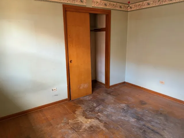 $75,000 | 12621 South Wood Street, Calumet Park, IL 60827