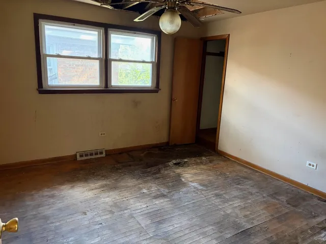 $75,000 | 12621 South Wood Street, Calumet Park, IL 60827