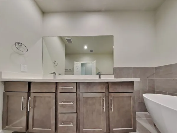 $1,895 | 5714 Quinn Landing Road, Houston, TX 77091