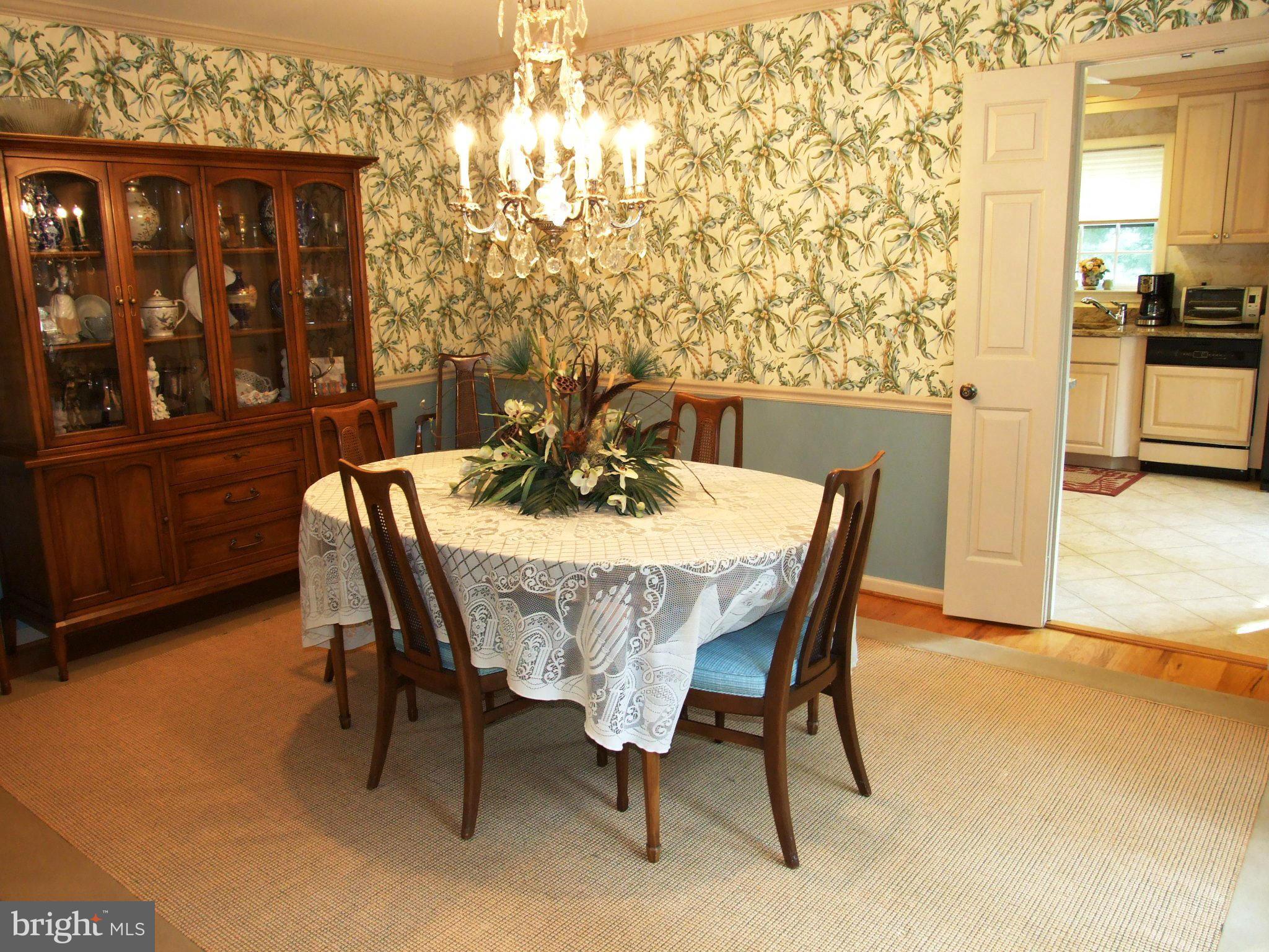 9320 Reach Road Potomac, MD 20854 - Photo 11 of 30 Dining Room