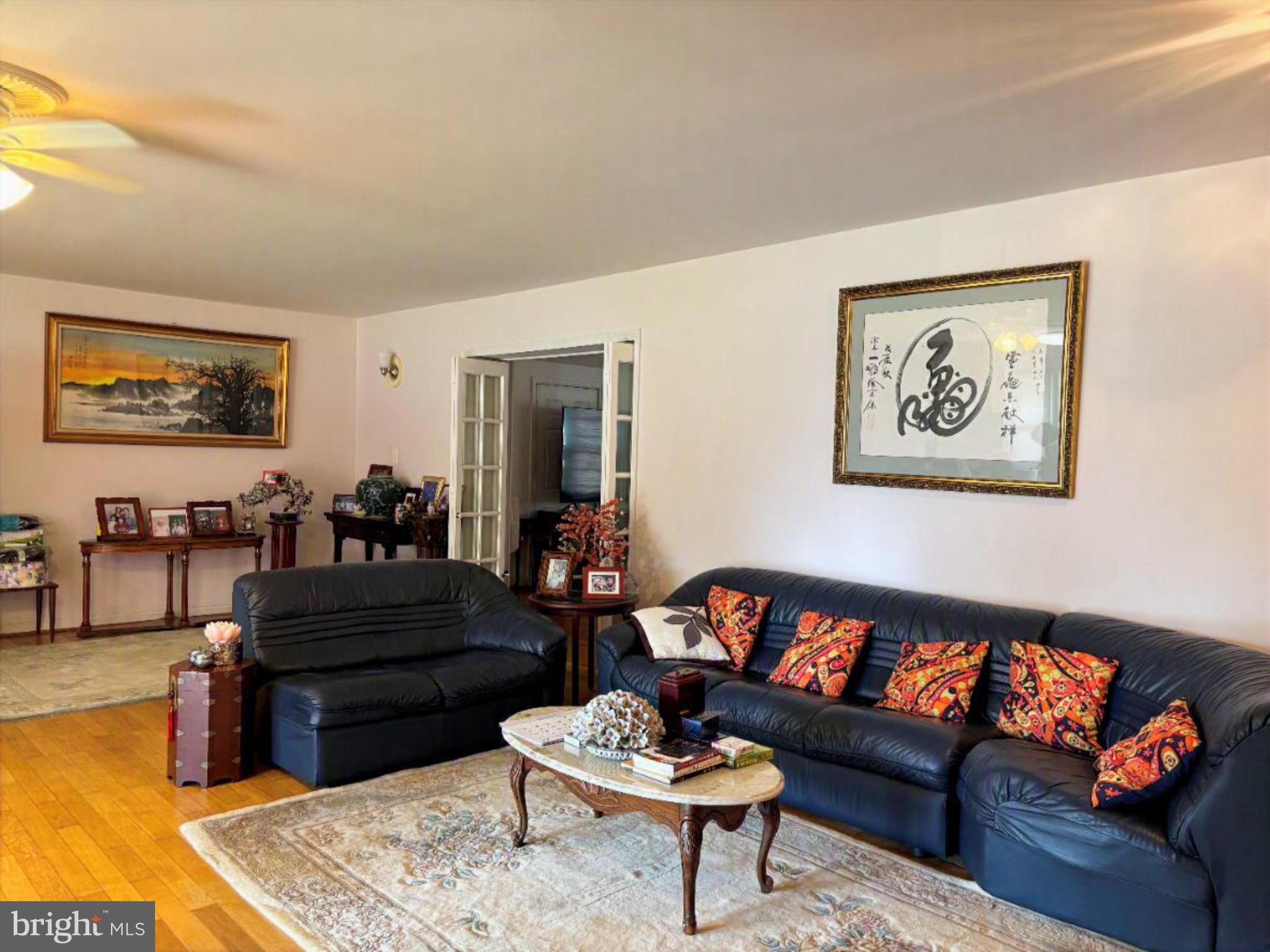 5213 Montgomery Street Springfield, VA 22151 - Photo 4 of 11 Living Room