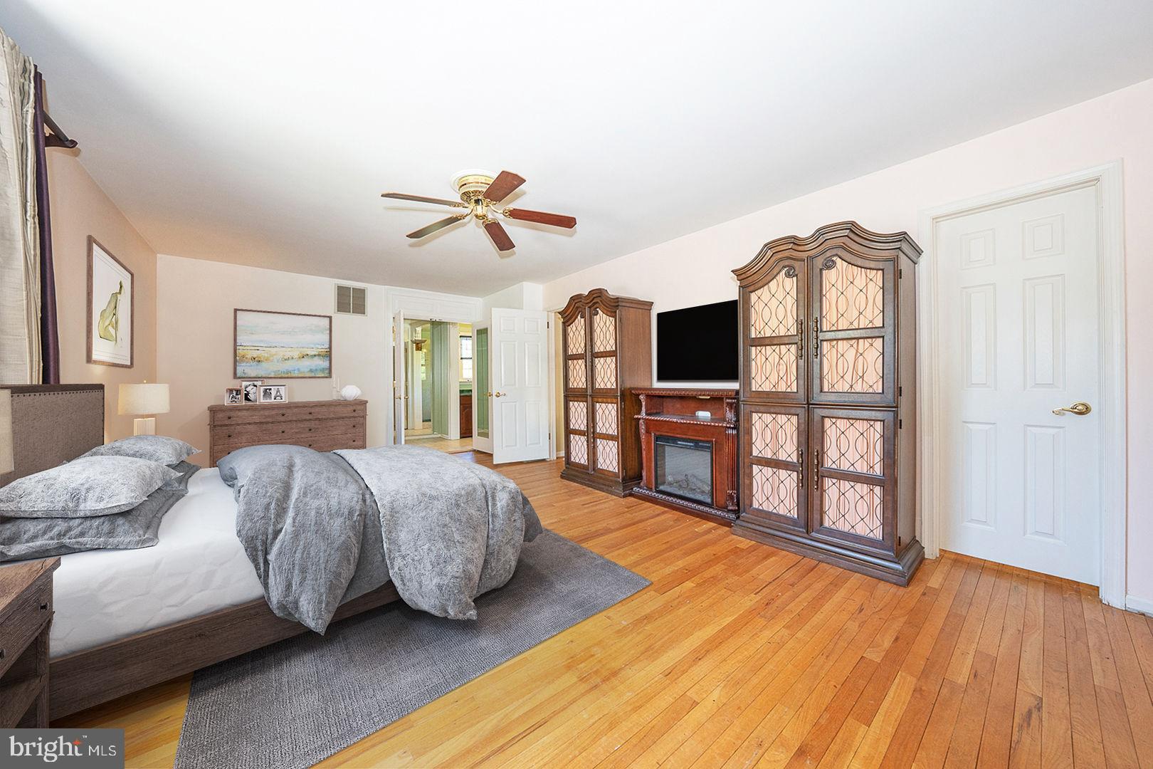 1215 Club House Road Gladwyne, PA 19035 - Photo 16 of 38 Virtually Staged Bedroom