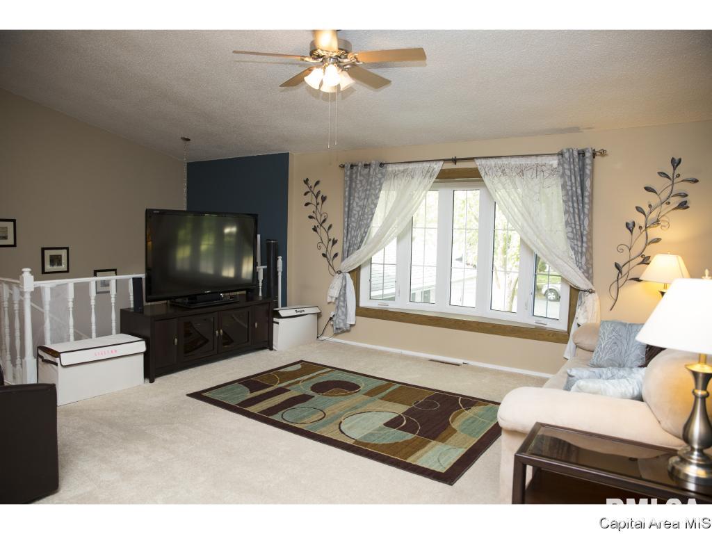 205 Westbrook Drive Springfield, IL 62702 - Photo 12 of 25 Gallery Image 12