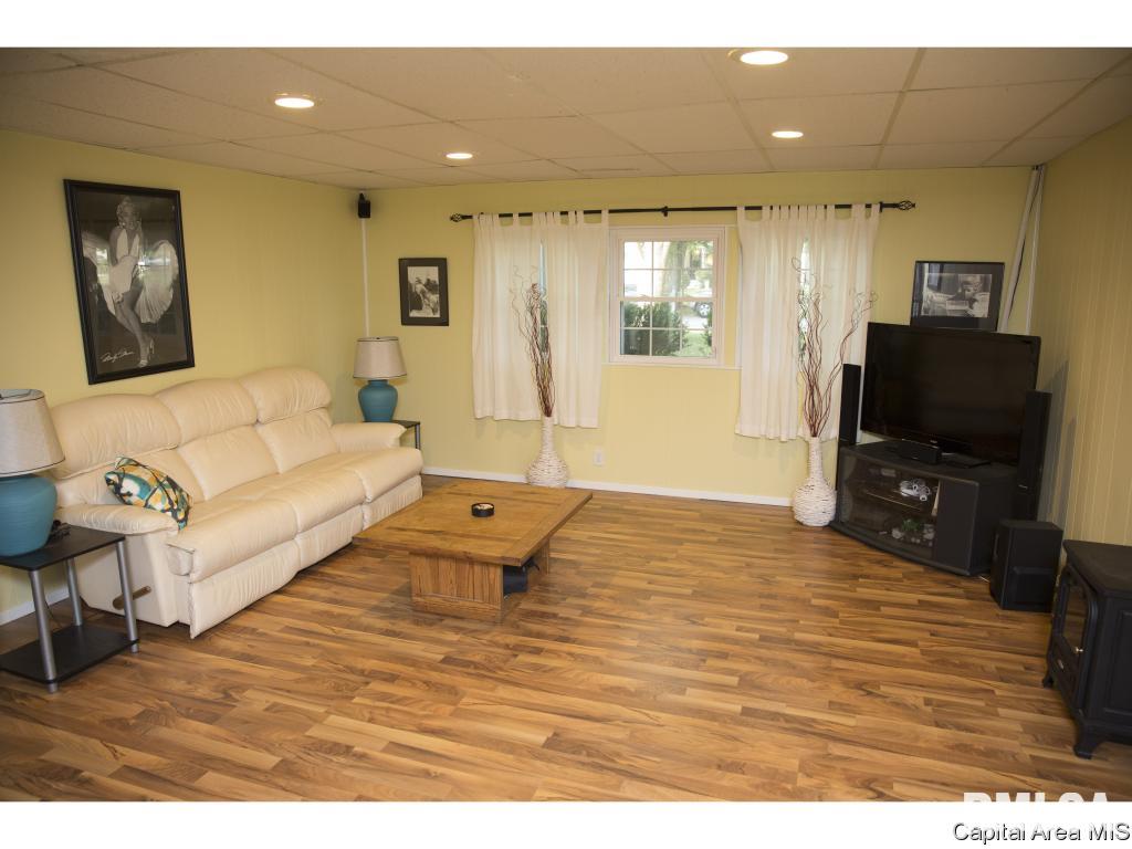 205 Westbrook Drive Springfield, IL 62702 - Photo 4 of 25 Gallery Image 4