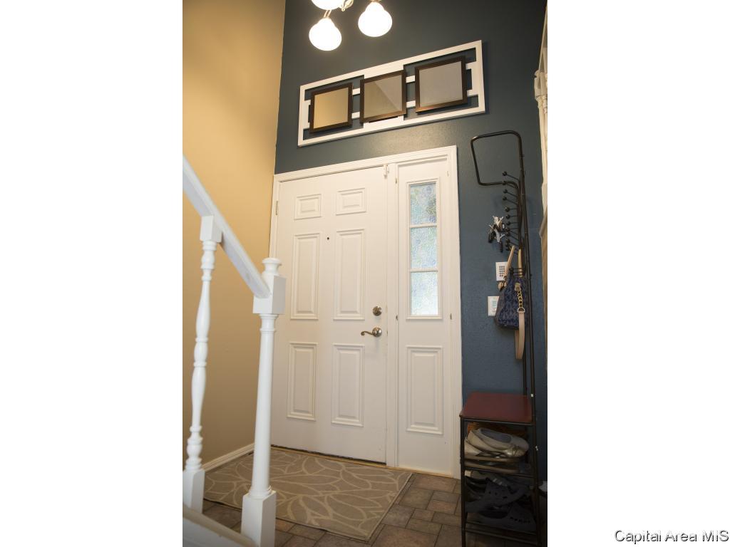 205 Westbrook Drive Springfield, IL 62702 - Photo 8 of 25 Gallery Image 8
