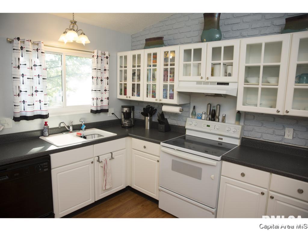205 Westbrook Drive Springfield, IL 62702 - Photo 10 of 25 Gallery Image 10