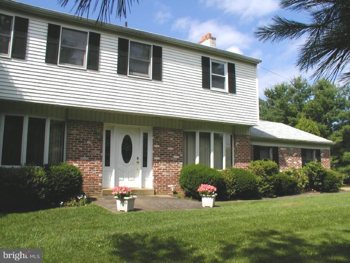 901 Rutledge Avenue Horsham, PA 19044 - Photo 1 of 24 Gallery Image 1