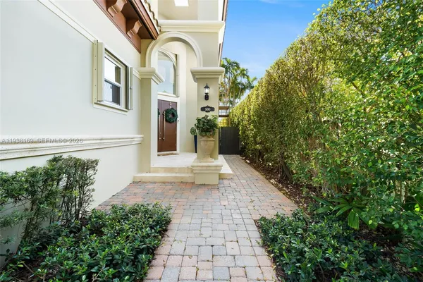 $6,200,000 | 1490 Cleveland Road, Miami Beach, FL 33141