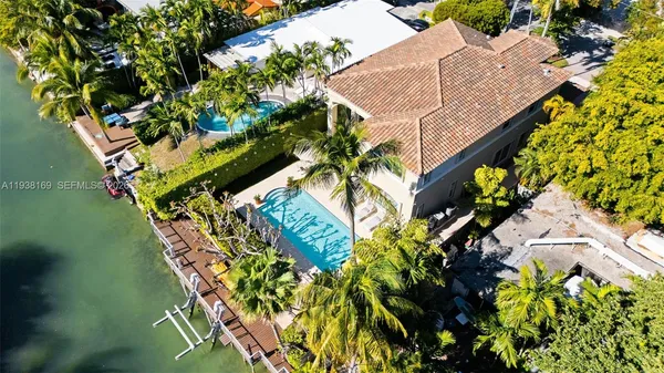 $6,200,000 | 1490 Cleveland Road, Miami Beach, FL 33141