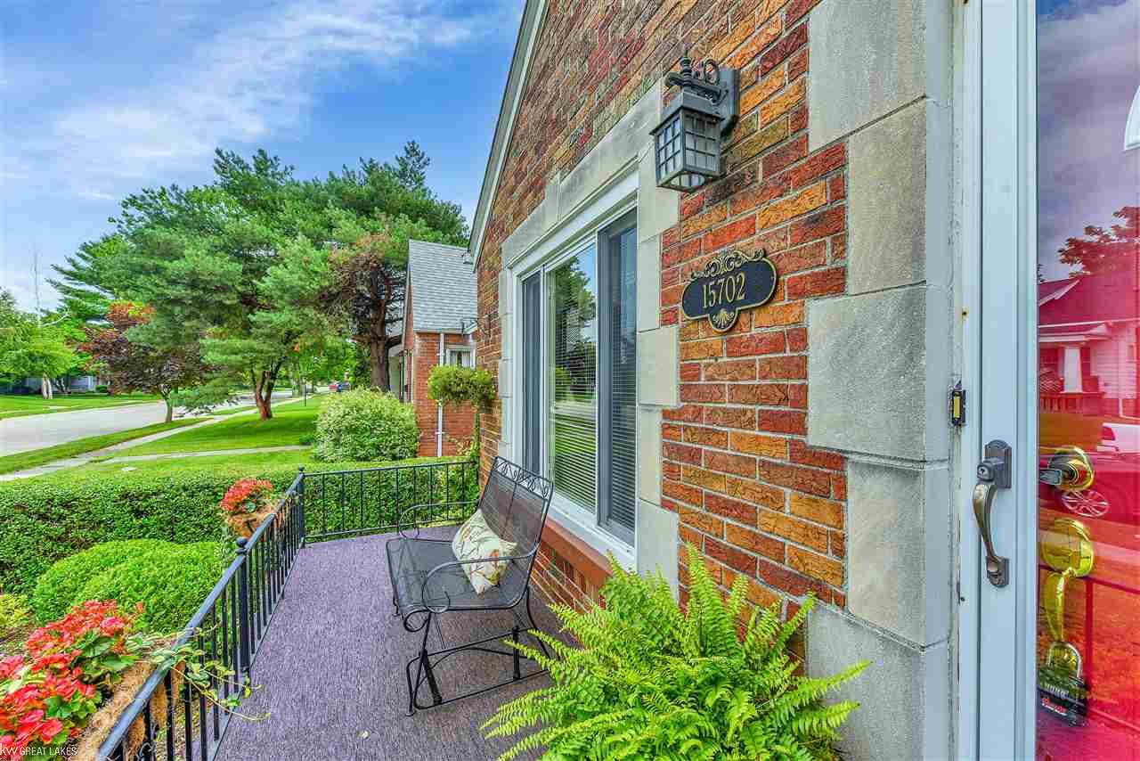15702 Charles R Avenue Eastpointe, MI 48021 - Photo 6 of 32 50048738-5.JPG