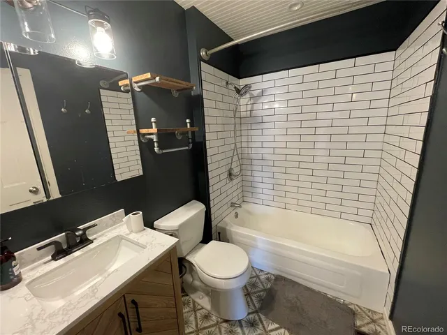 $2,195 | 2318 Lincoln Street, Longmont, CO 80501