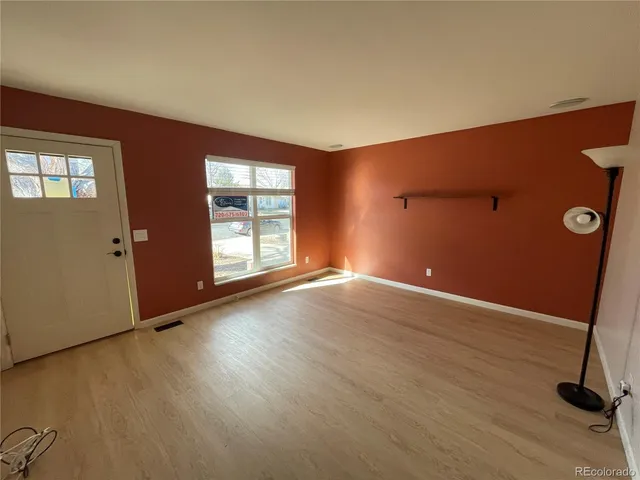 $2,195 | 2318 Lincoln Street, Longmont, CO 80501