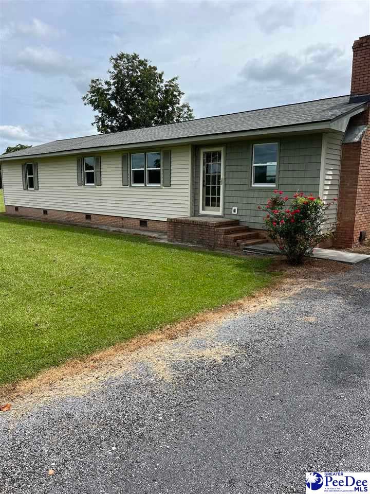 483 Webs Road Kingstree, SC 29556 - Photo 2 of 19 Gallery Image 2