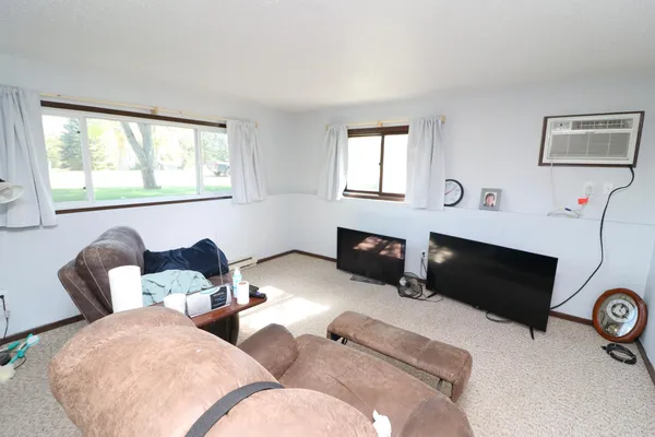 $305,000 | 446 4th Street, Walcott, ND 58077