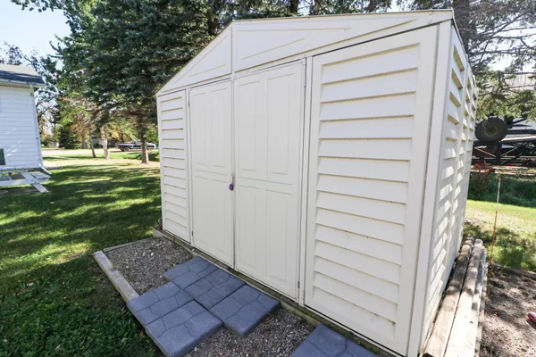 $305,000 | 446 4th Street, Walcott, ND 58077