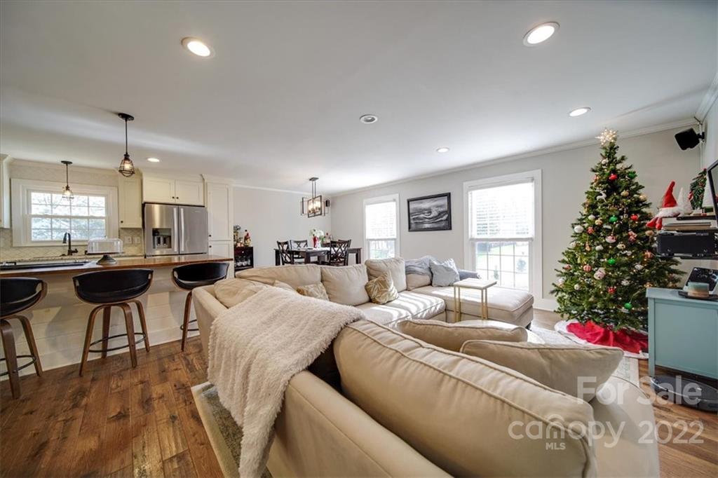 4921 Pine Ridge Road Charlotte, NC 28226 - Photo 11 of 47 Gallery Image 11