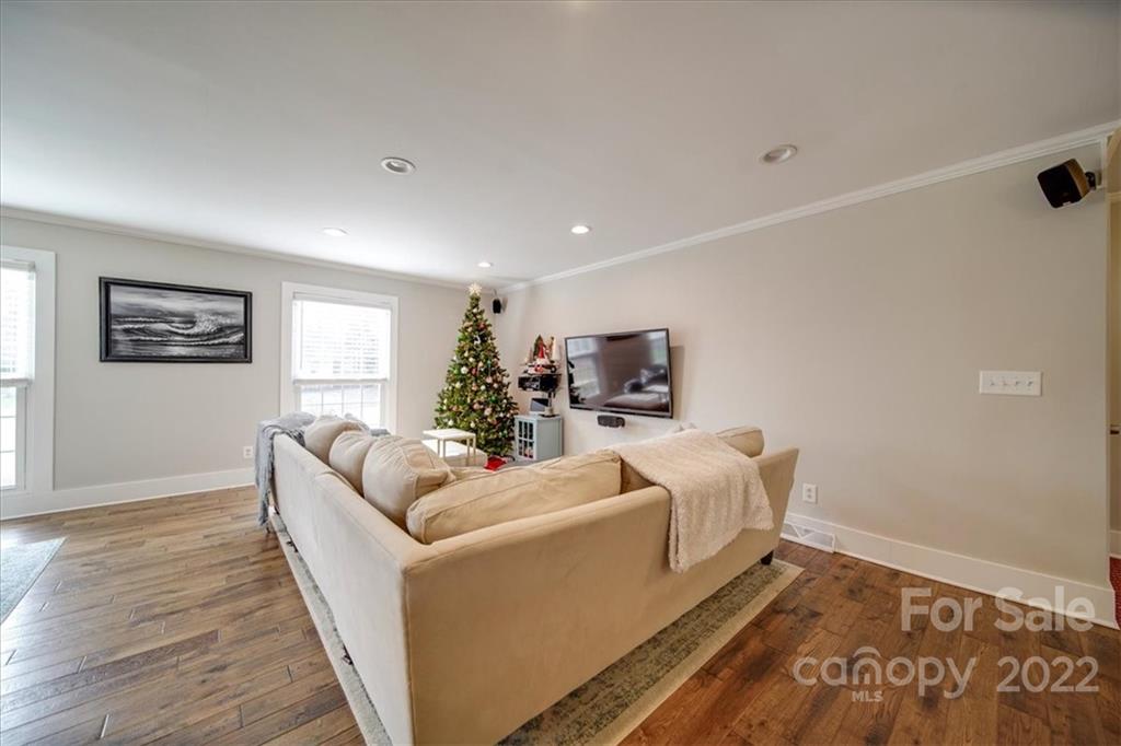 4921 Pine Ridge Road Charlotte, NC 28226 - Photo 13 of 47 Gallery Image 13