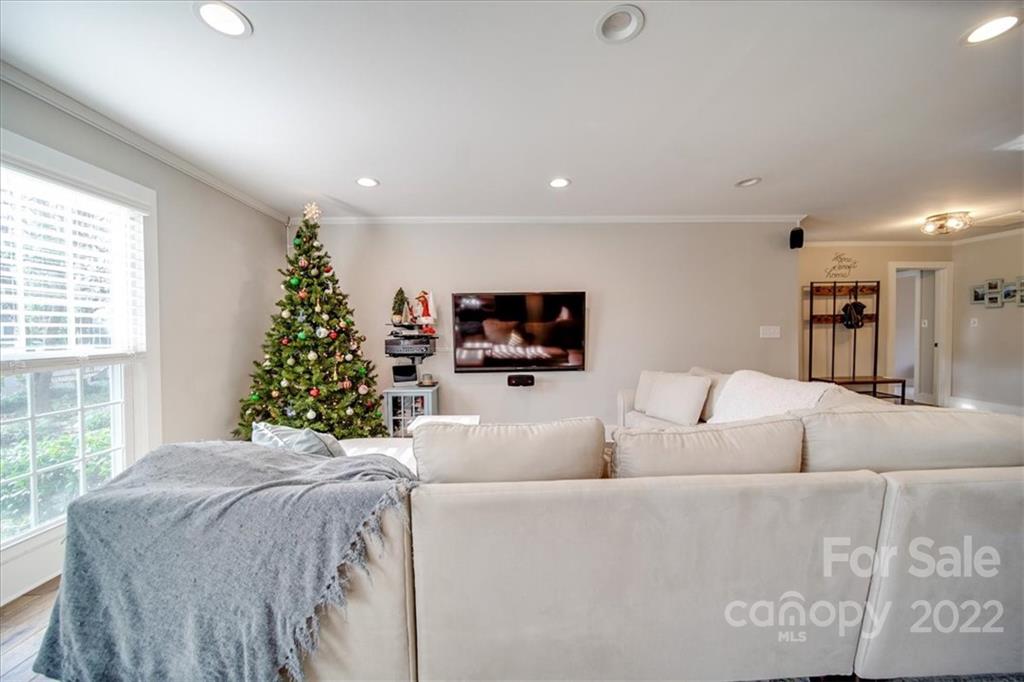 4921 Pine Ridge Road Charlotte, NC 28226 - Photo 14 of 47 Gallery Image 14