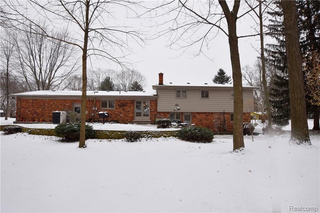 6877 Dublin Fair Road Troy, MI 48098 - Photo 31 of 33 DublinFair6877_88.JPG
