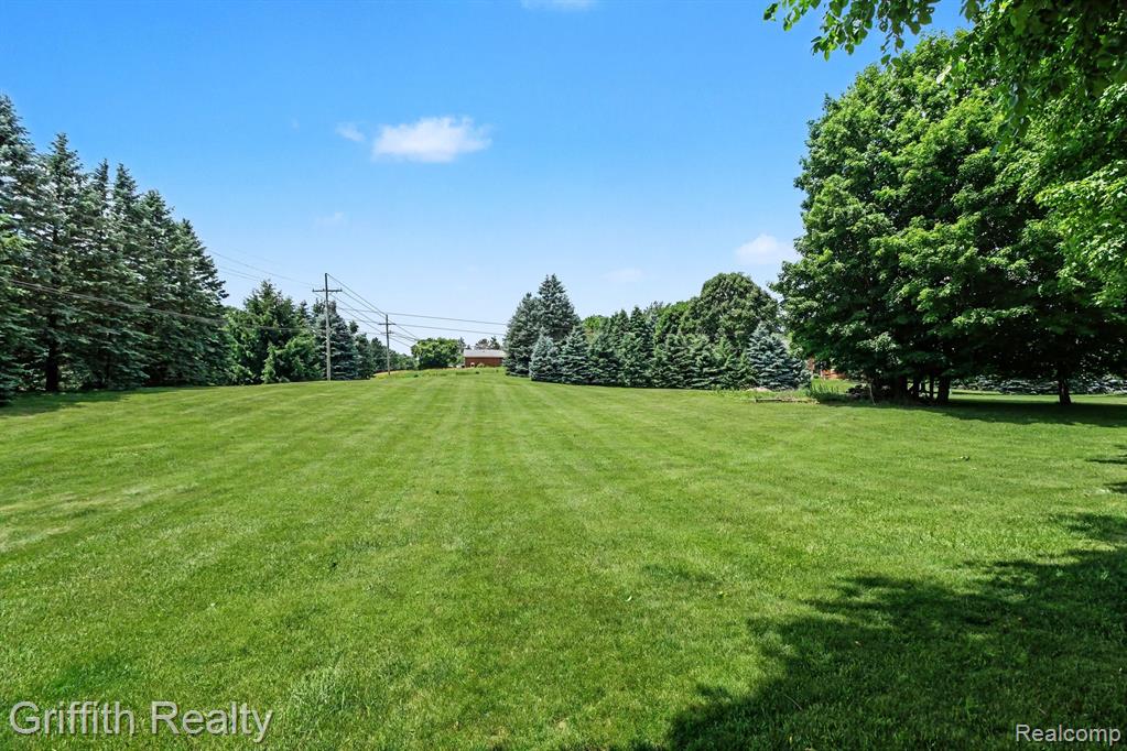 3970 Van Amberg Road Brighton, MI 48114 - Photo 33 of 42