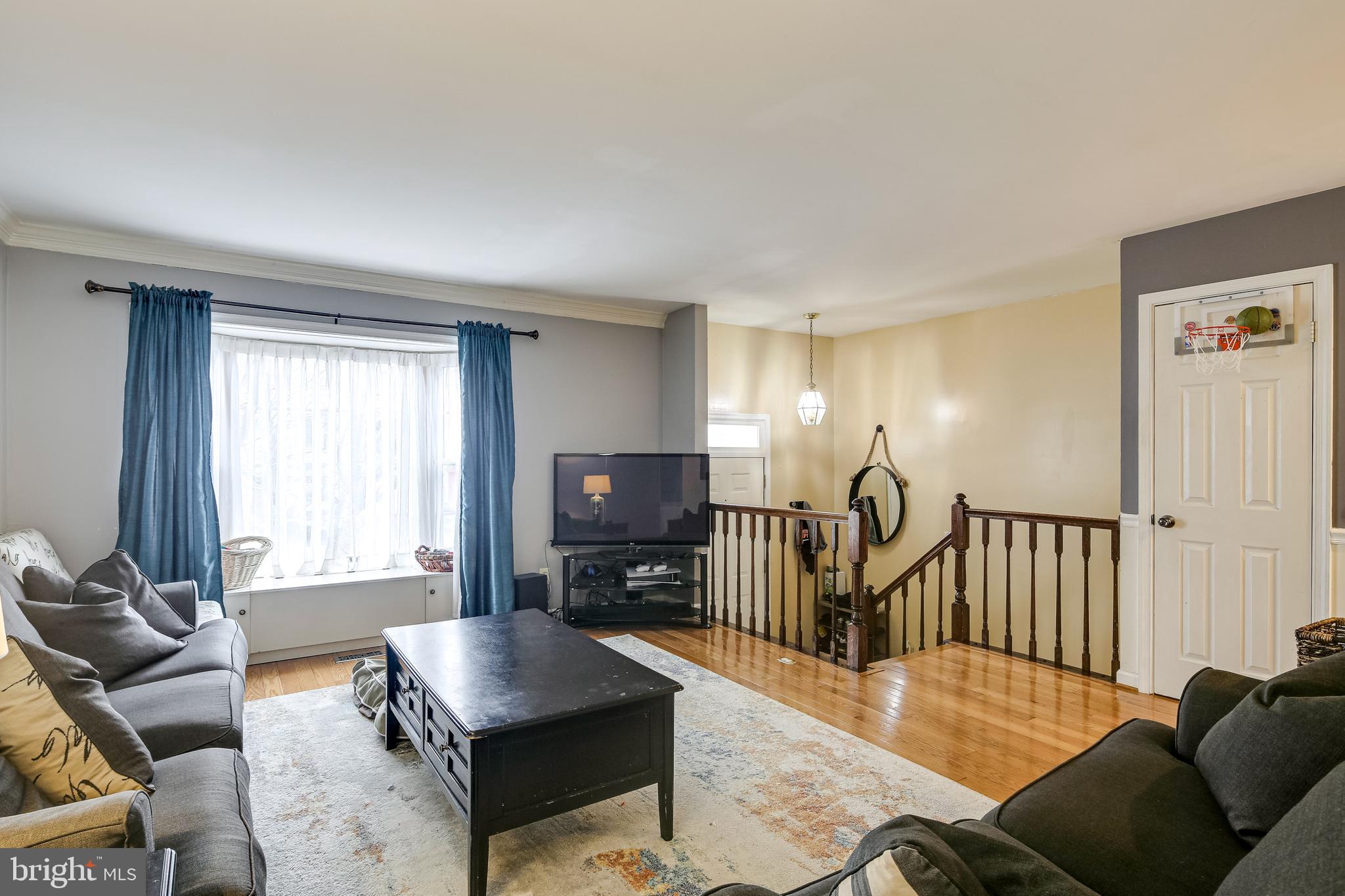 14637 Cambridge Circle Laurel, MD 20707 - Photo 7 of 40 LIVING ROOM