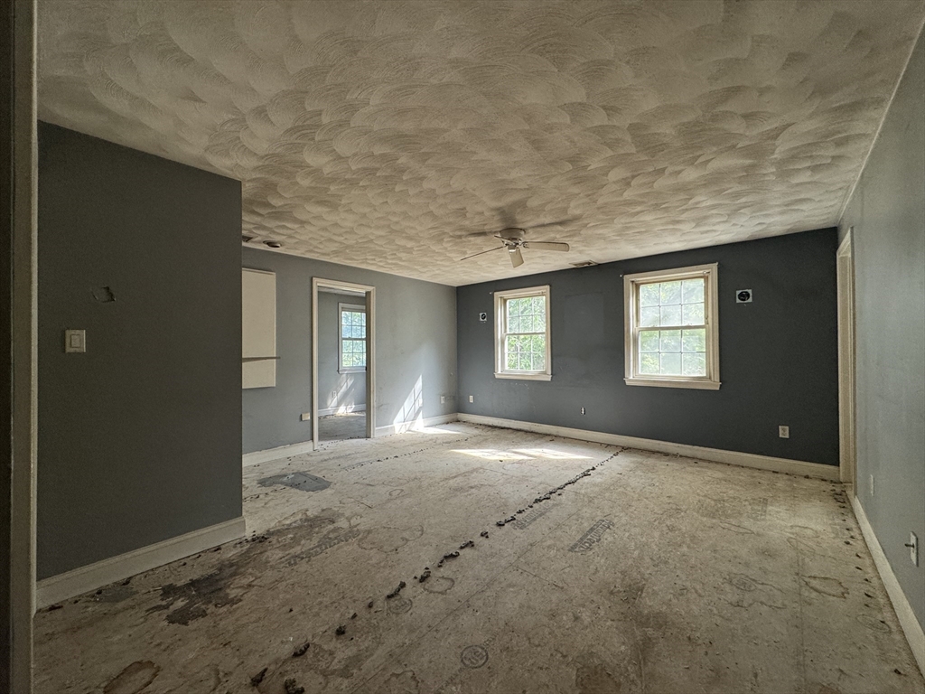 744 Boston Road Billerica, MA 01821 - Photo 6 of 26