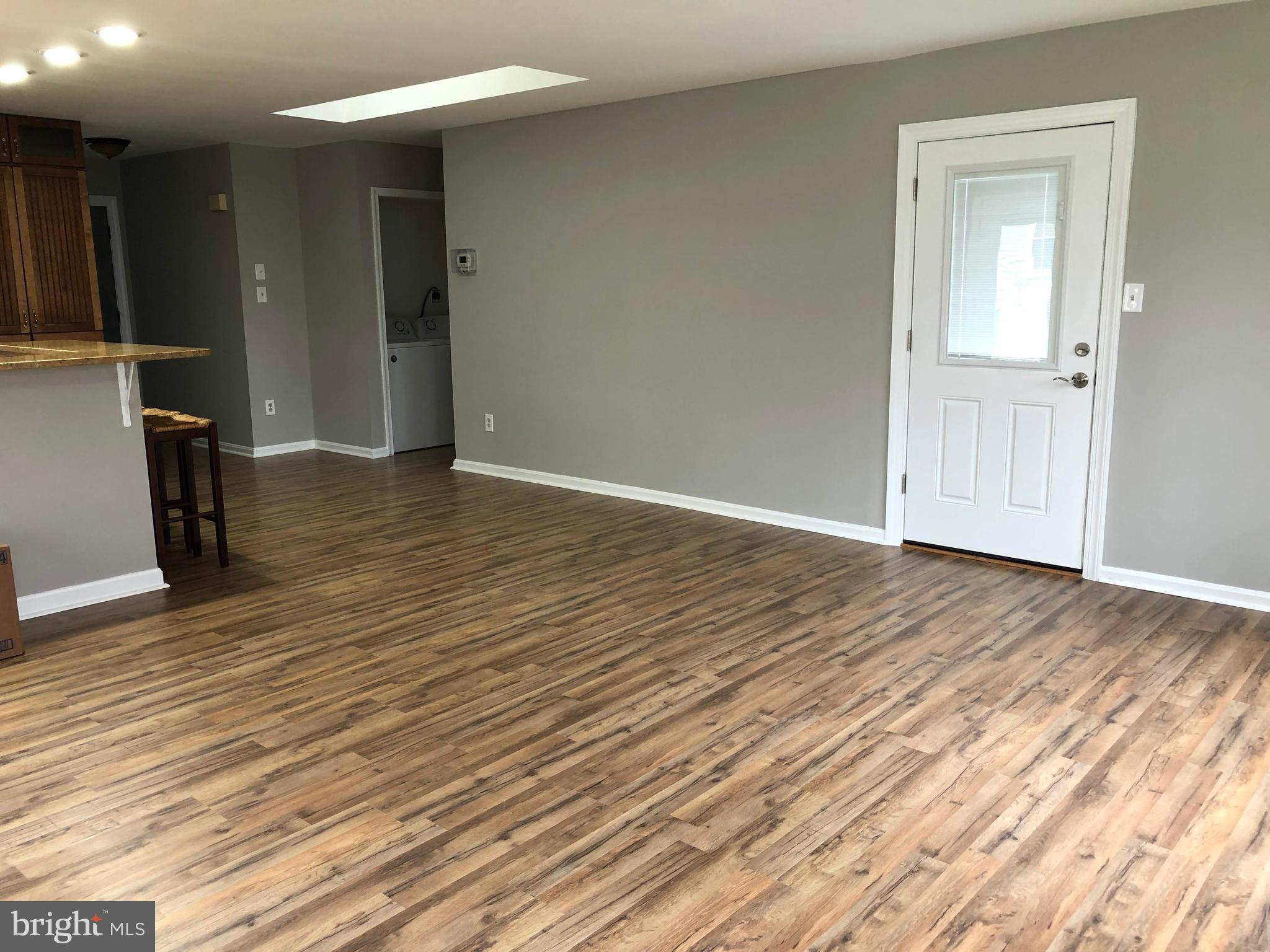 8635 Old Mt Vernon Road Alexandria, VA 22309 - Photo 2 of 16 Living Room