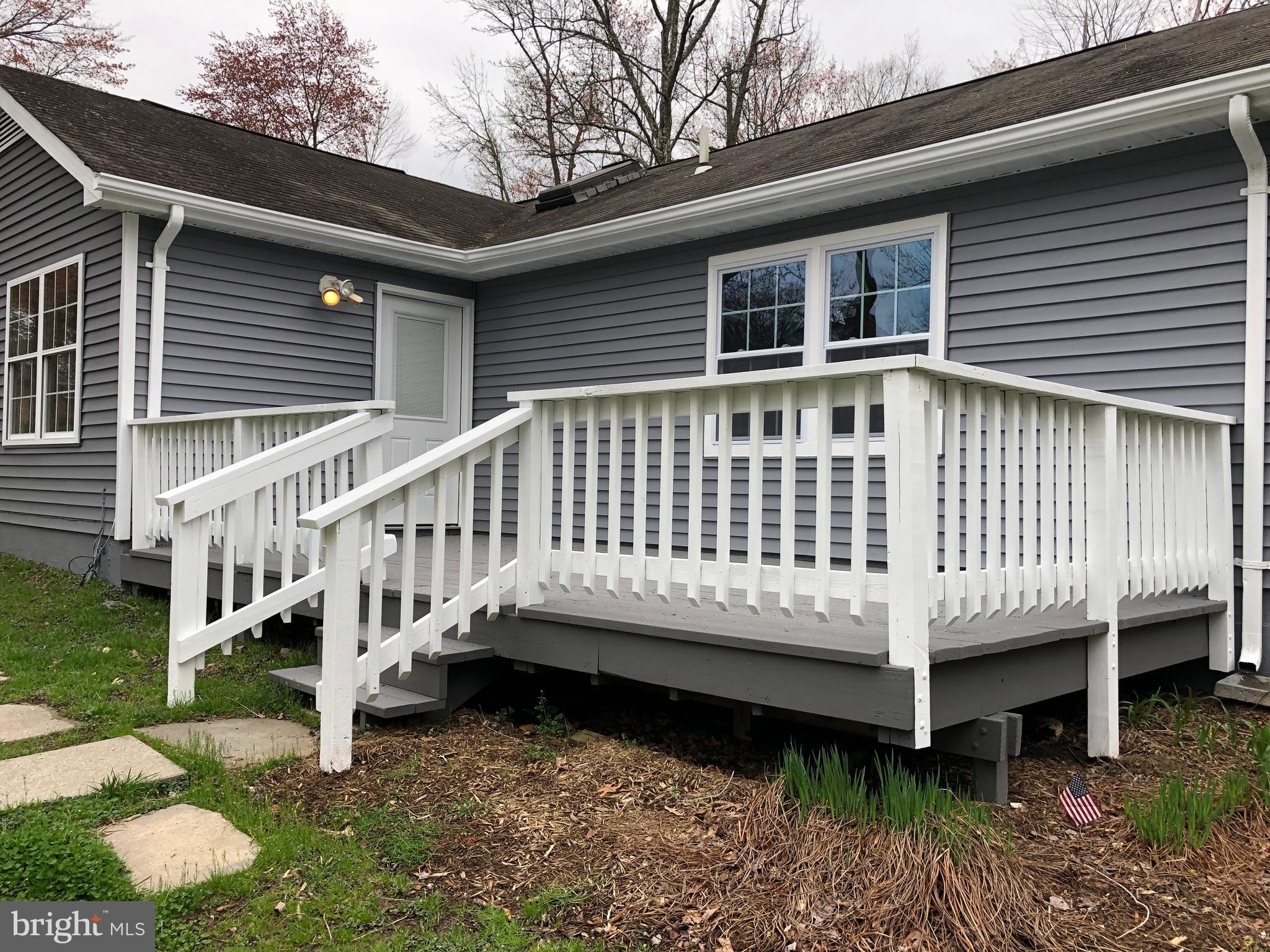 8635 Old Mt Vernon Road Alexandria, VA 22309 - Photo 14 of 16 Deck
