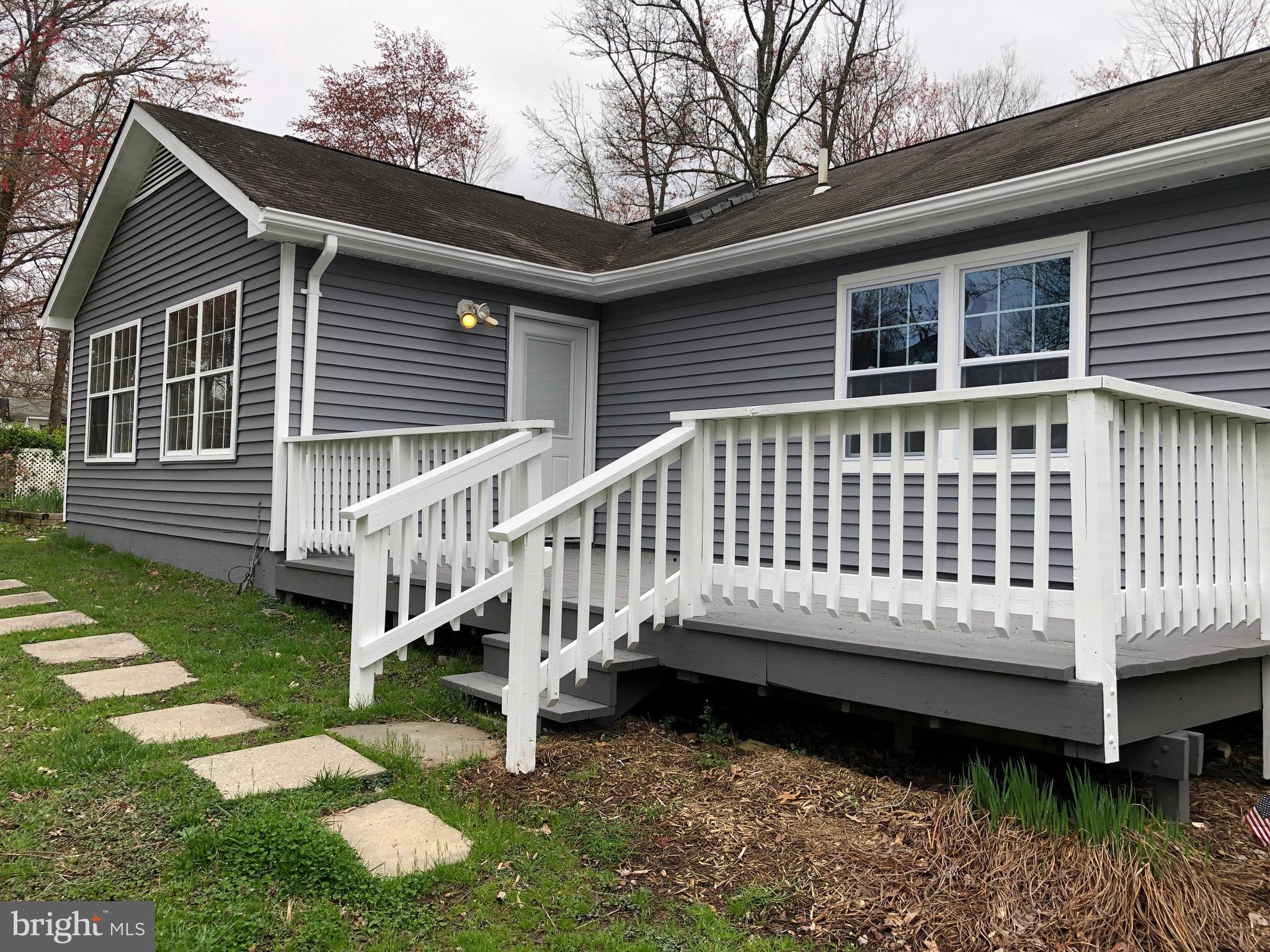 8635 Old Mt Vernon Road Alexandria, VA 22309 - Photo 15 of 16 Rear Dectk
