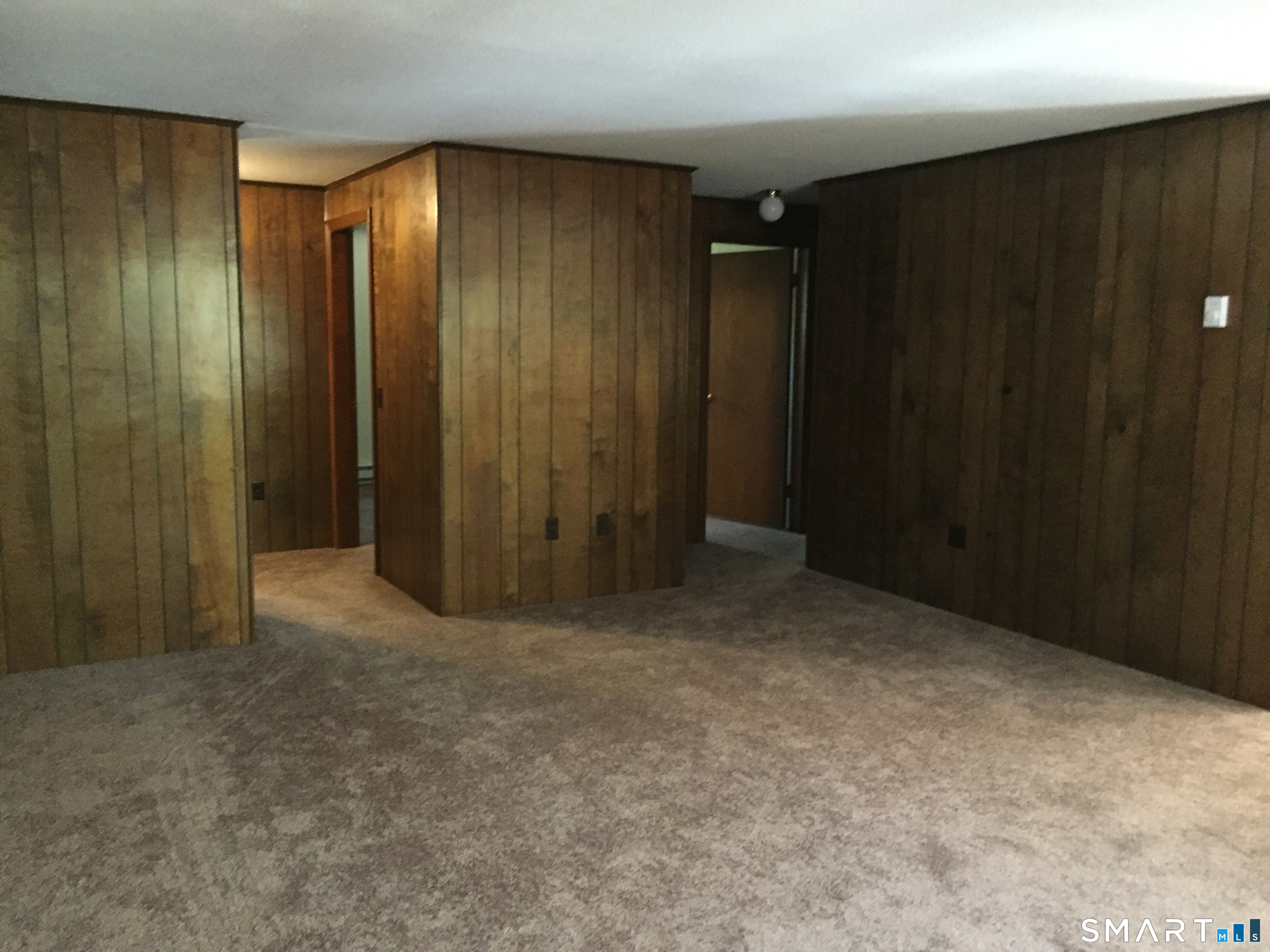 347 Fox Road Putnam, CT 06260 - Photo 17 of 18 vacant unit living room