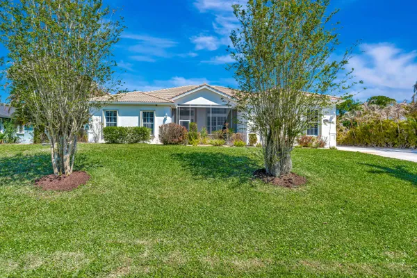 $1,100,000 | 8431 Southeast Duncan Street, Hobe Sound, FL 33455