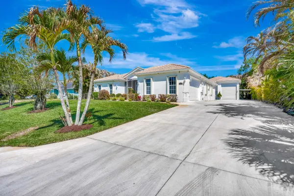 $1,100,000 | 8431 Southeast Duncan Street, Hobe Sound, FL 33455