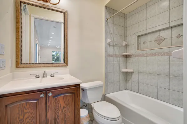 $1,100,000 | 8431 Southeast Duncan Street, Hobe Sound, FL 33455