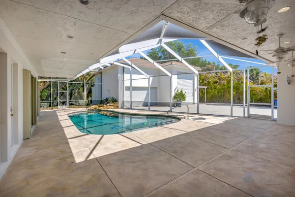 $1,100,000 | 8431 Southeast Duncan Street, Hobe Sound, FL 33455