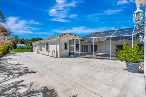 $1,100,000 | 8431 Southeast Duncan Street, Hobe Sound, FL 33455