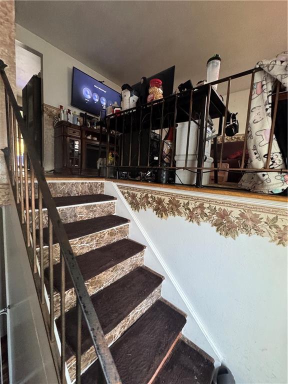 421 Tivoli Road Pittsburgh, PA 15239 - Photo 15 of 29