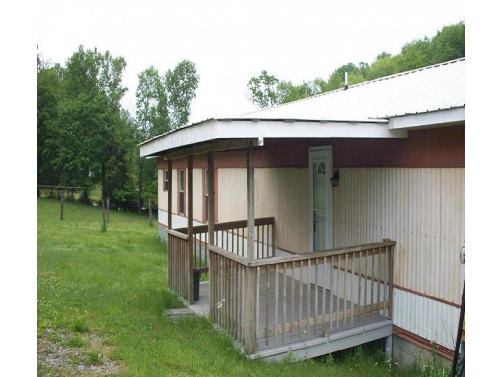684 Possum Valley Road Dryden, VA 24243 - Photo 2 of 8 back deck