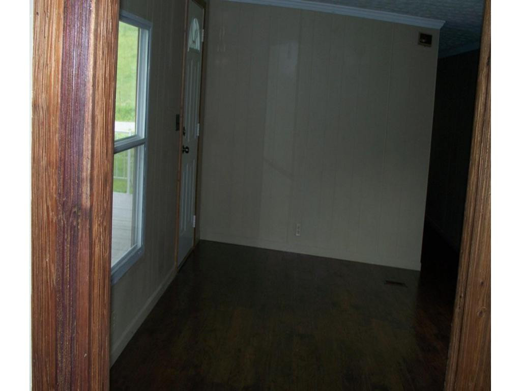 684 Possum Valley Road Dryden, VA 24243 - Photo 5 of 8 large living room