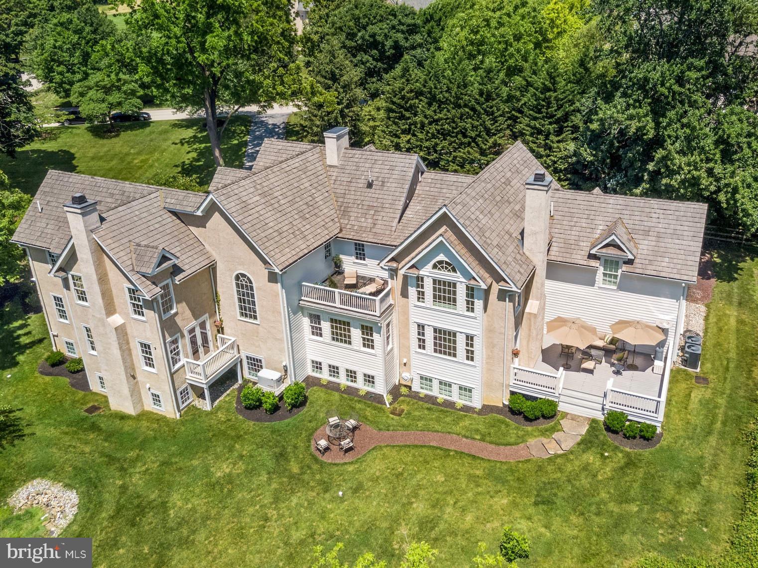 1425 Lanes End Villanova, PA 19085 - Photo 2 of 33