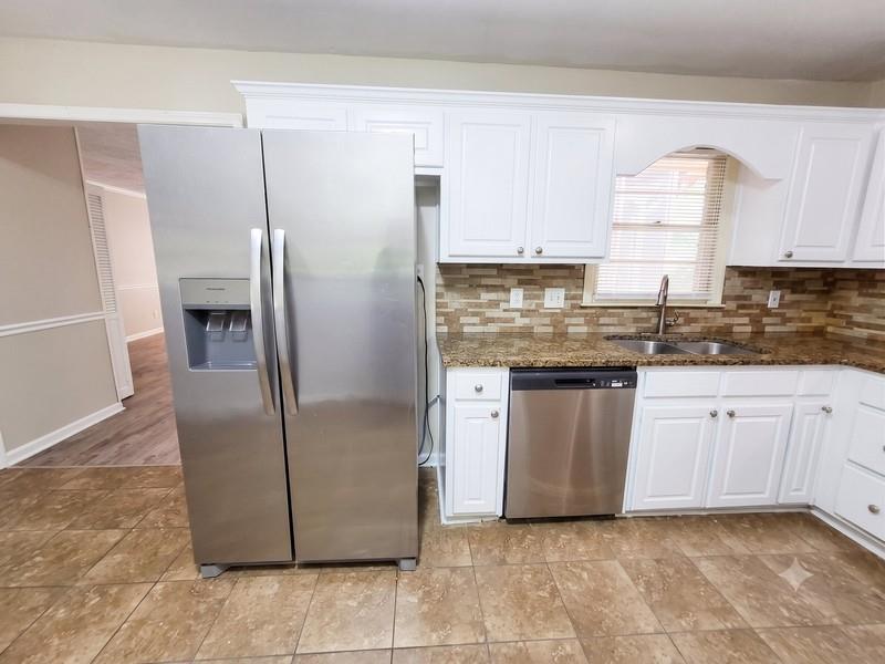 1026 Casa Drive Clarkston, GA 30021 - Photo 6 of 25