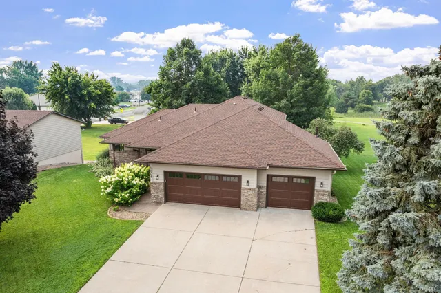 $2,700 | 1008 3rd Street Northeast, New Prague, MN 56071