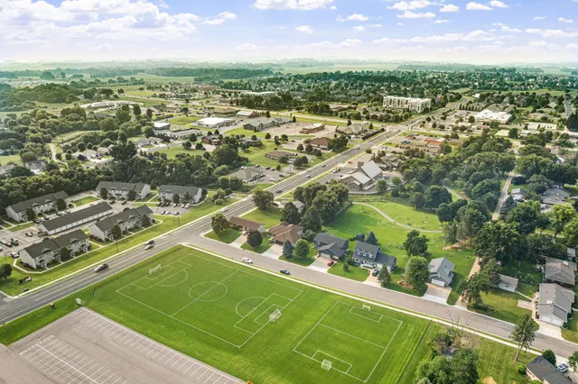 $2,700 | 1008 3rd Street Northeast, New Prague, MN 56071