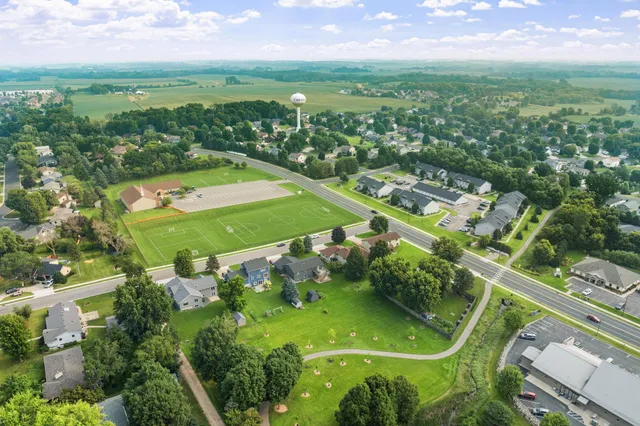 $2,700 | 1008 3rd Street Northeast, New Prague, MN 56071