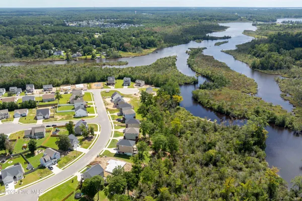 $332,600 | 202 Broadleaf Drive, Jacksonville, NC 28546