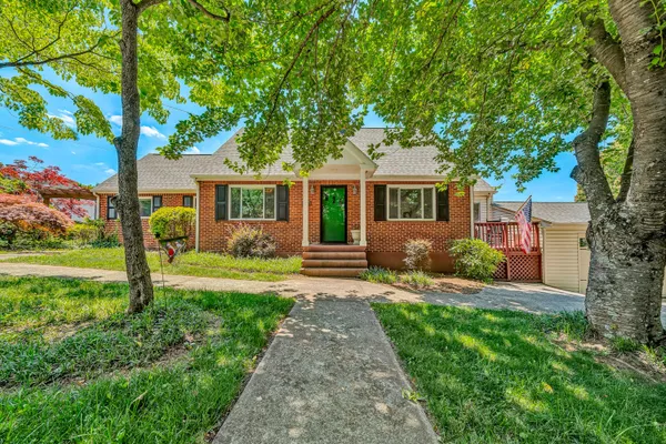 $449,900 | 2225 Yellow Mountain Road Southeast, Roanoke, VA 24014