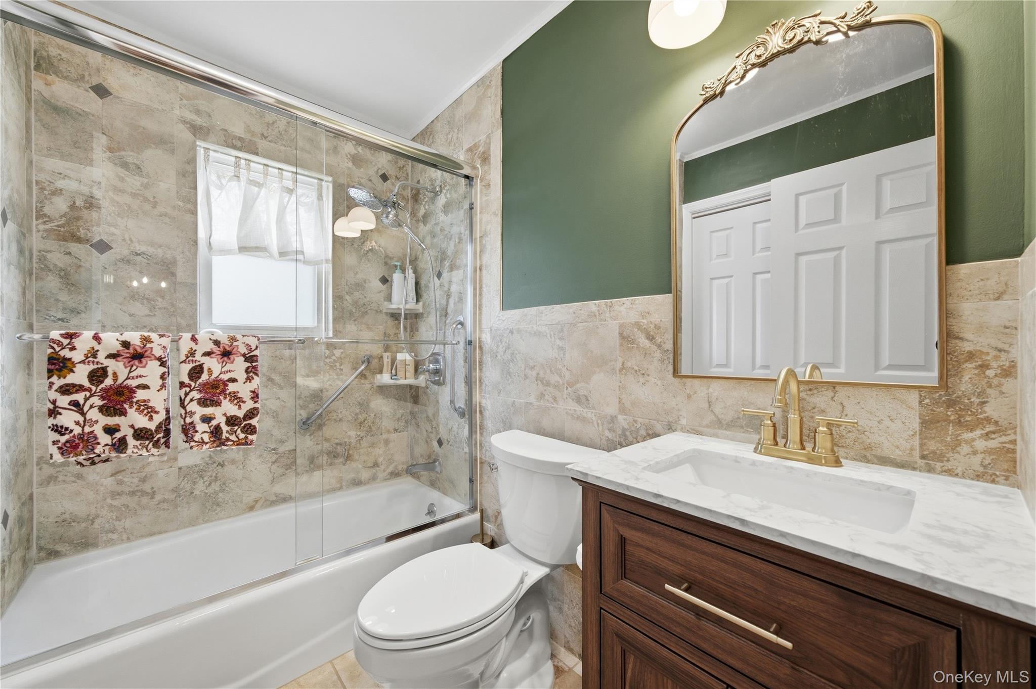 27 Polo Road Massapequa, NY 11758 - Photo 18 of 34 Gallery Image 18