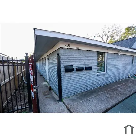 $1,000 | 3232 Berry Street, Houston, TX 77004